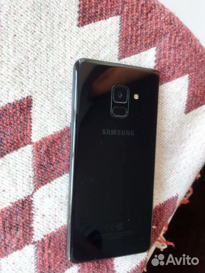 Samsung Galaxy A8 (2018), 4/32 ГБ