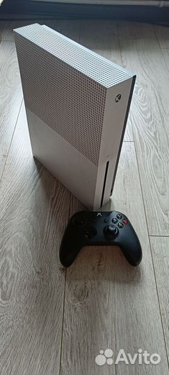 Xbox One S 500 gb
