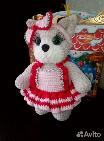 Плюшевая игрушка - кошечка