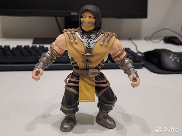 Коллекционная фигурка скорпиона из Mortala Kombat