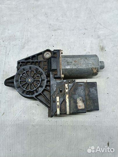 Моторчик стеклоподъемника Nissan Primera P10