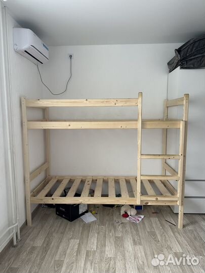 Кровать двухьярусная