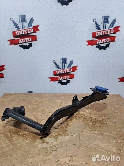 Горловина бачка стеклоомывателя Mercedes Benz C43