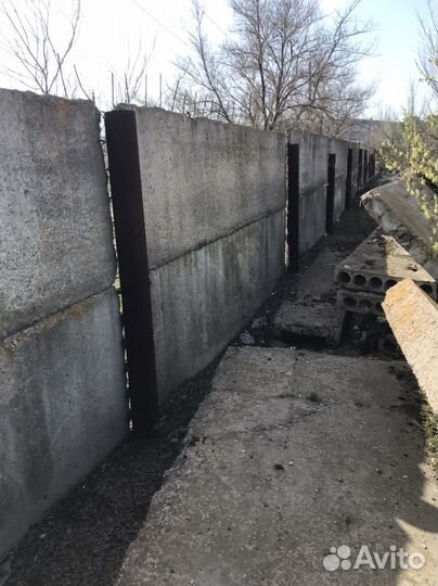 Забор с трубами и отдельно