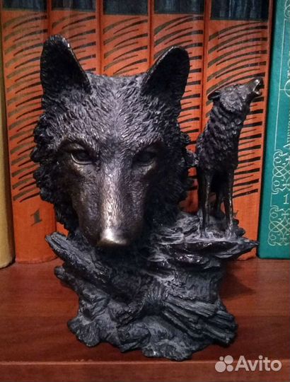 Статуэтка Волк