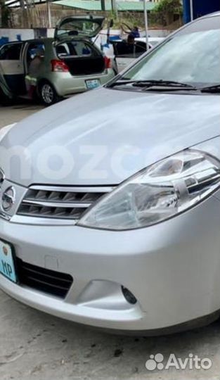 Стекло на фару, для Nissan tiida 2008-2010