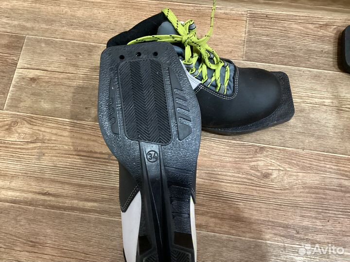 Лыжные ботинки