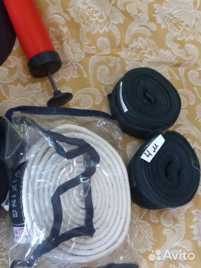 Боксерские перчатки и другое одним лотом