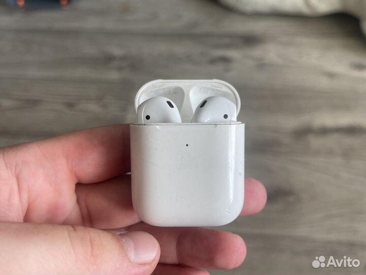 Беспроводные наушники apple airpods