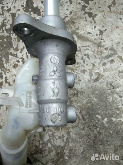 Главный тормозной цилиндр Митсубиси Лансер 10