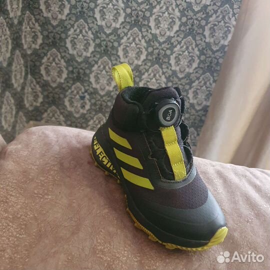 Кроссовки adidas