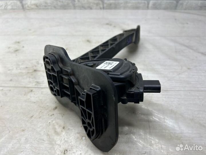 Педаль газа Ford Transit 8