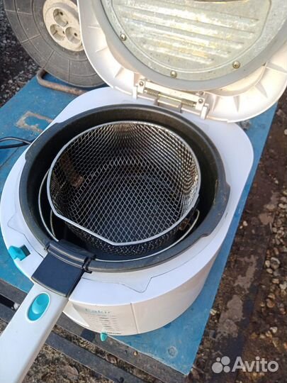Фритюрница Vitek VT-1530