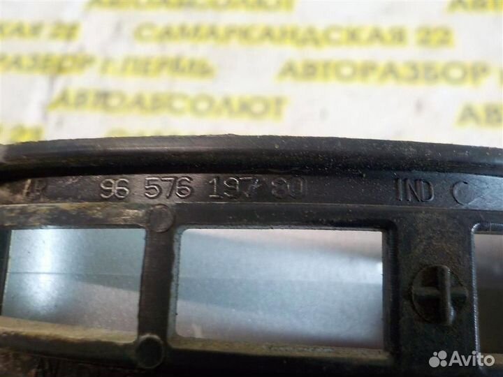 Ручка двери передней наружная правая Peugeot 307