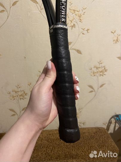 Теннисная ракетка