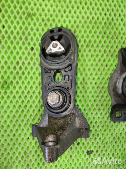 Опора кпп двигателя рено меган 2