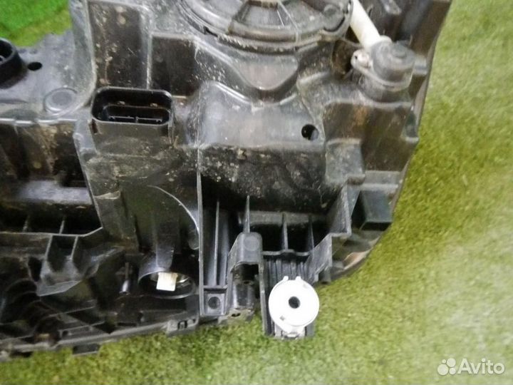 Фара правая BMW 6-Series Gran Turismo