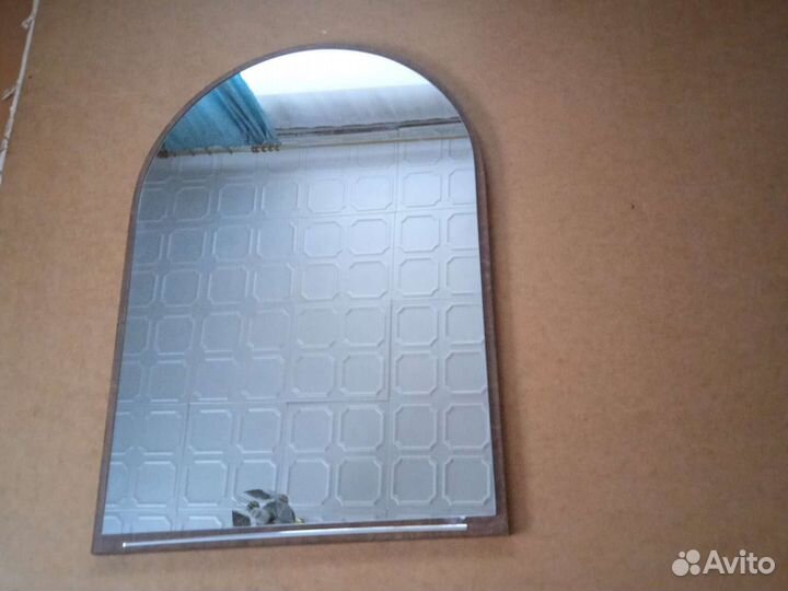 Зеркало настенное в раме