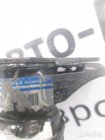 Амортизатор задний правый Jeep Grand Cherokee WK2