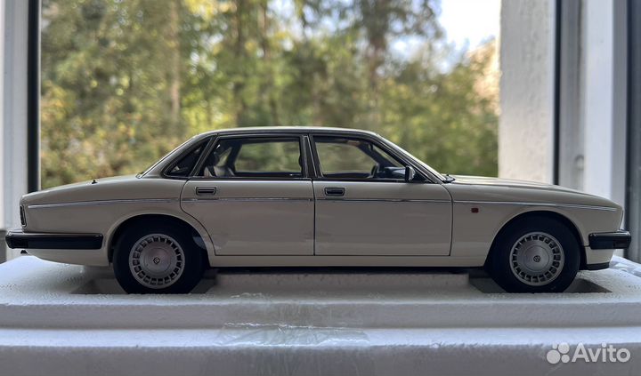 Almost Real Jaguar daimler XJ6 (XJ40) 1986 1 18