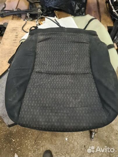 Обшивка сиденья передняя правая Toyota Corolla