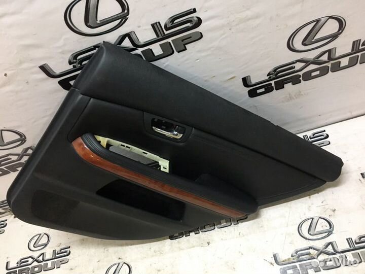 Обшивка двери задняя правая Lexus Rx300 MCU35