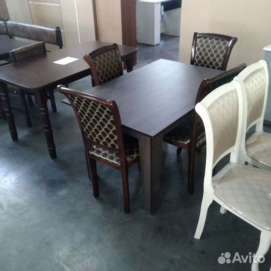 Столы в наличии хорошего качества