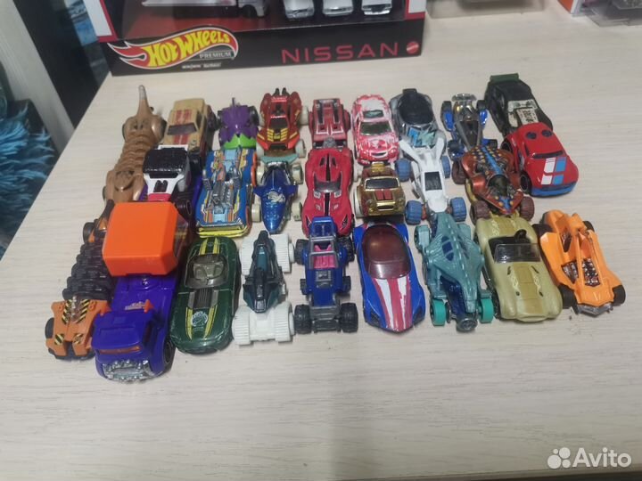 Hot wheels машинки