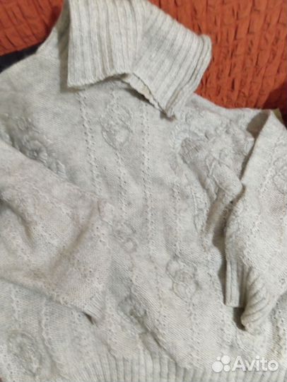 Свитер шерстяной женский с горлом