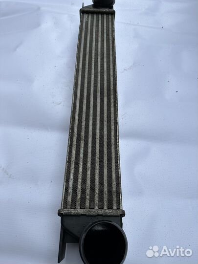 Радиатор интеркулер BMW E39 / E38 17512247359