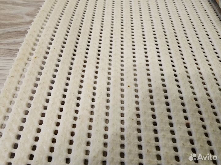 Антискользящий коврик в ванную