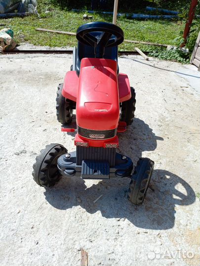 Игрушка трактор большой