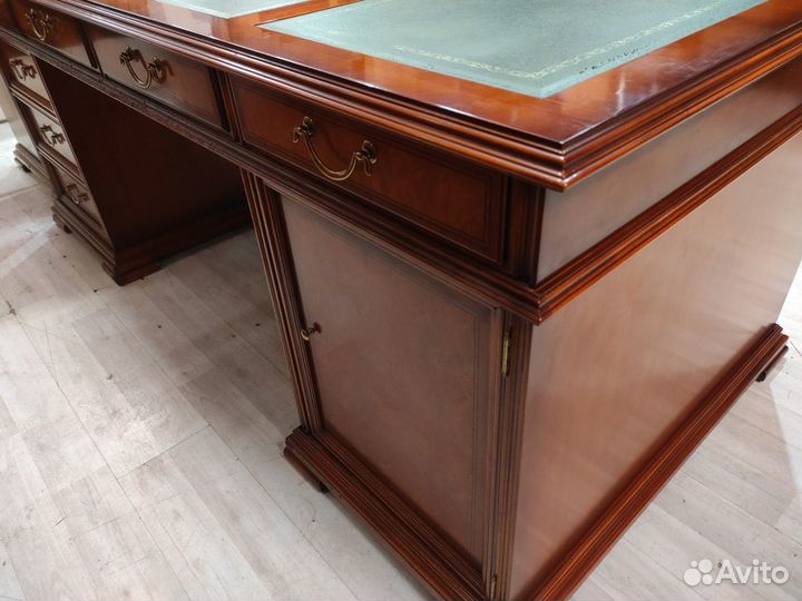 Кабинет руководителя (4 предмета) шпон/кожа б/у