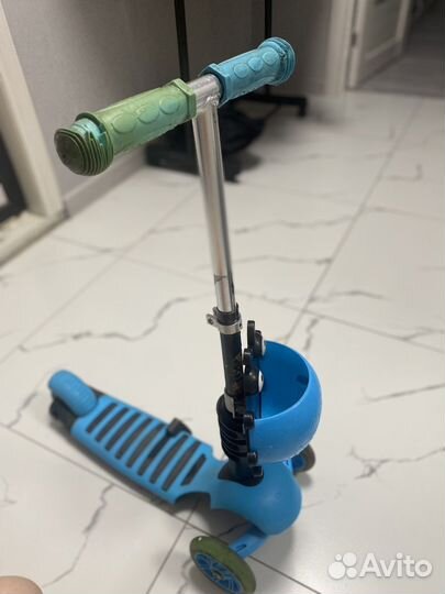 Самокат трехколесный