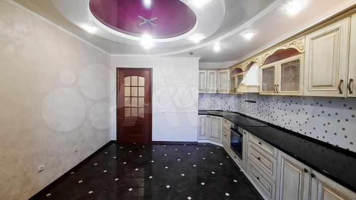 3-к. квартира, 102 м², 5/5 эт.