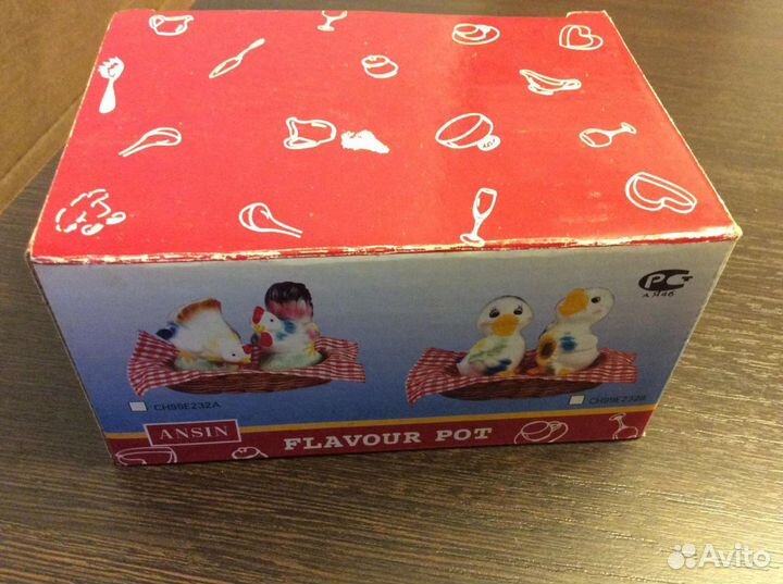 Набор: Солонка с перечницей, новая в упаковке