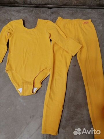Гимнастический купальник и леггинсы