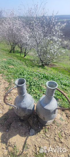 Старинный медный кувшин