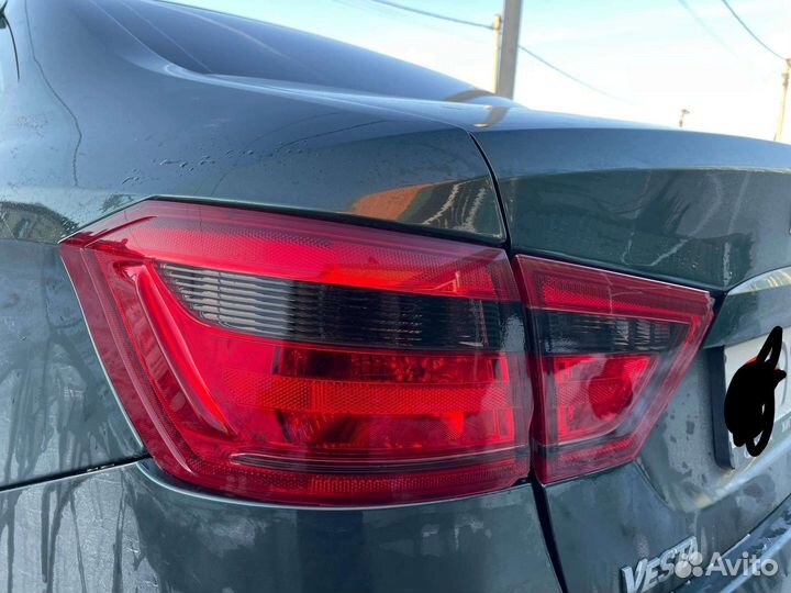 Фонари Веста задние оригинал левая сторона