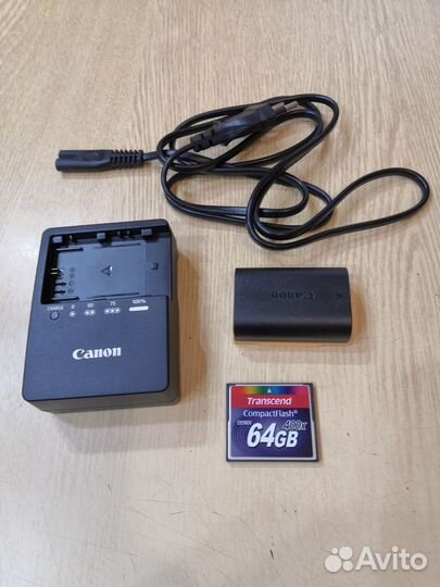 Зеркальный фотоаппарат Canon 7d