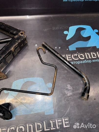 Домкрат Opel Astra H