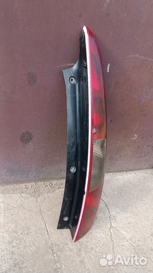 Фонарь задний правый Mitsubishi Colt Z30 хэтчбек