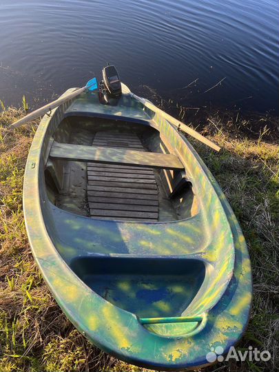 Стеклопластиковая лодка