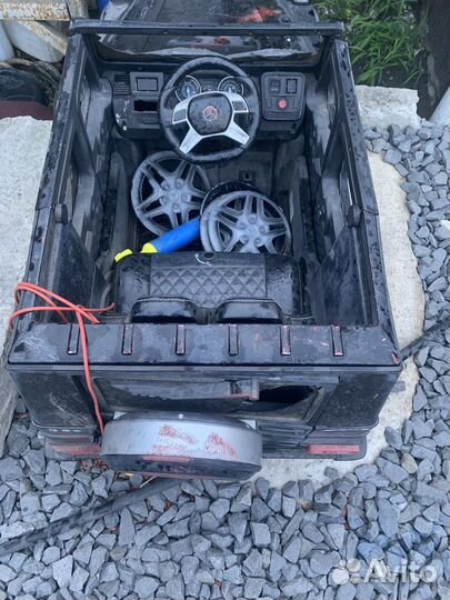 Детский автомобиль на аккумуляторе