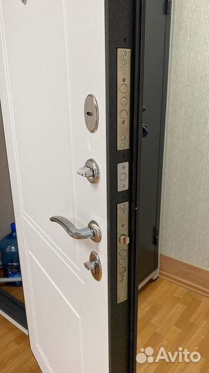 Дверь входная металлическая новая