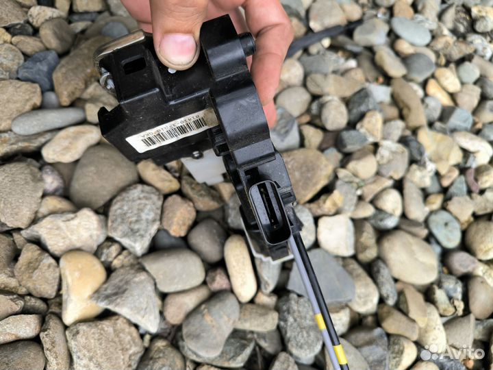 Hyundai Elantra md 2012 замок двери задний левый