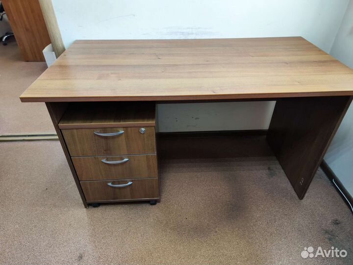 Компьютерный стол для офиса бу