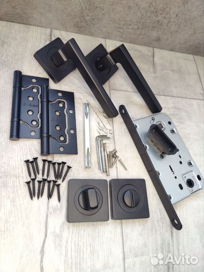 Дверные ручки белые комплект