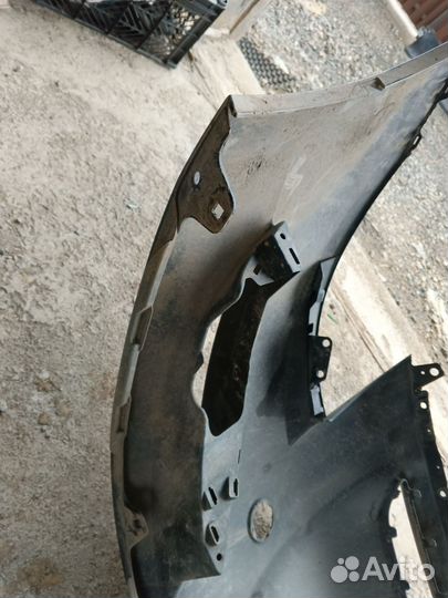 Передний бампер Тойота Аурис 2008