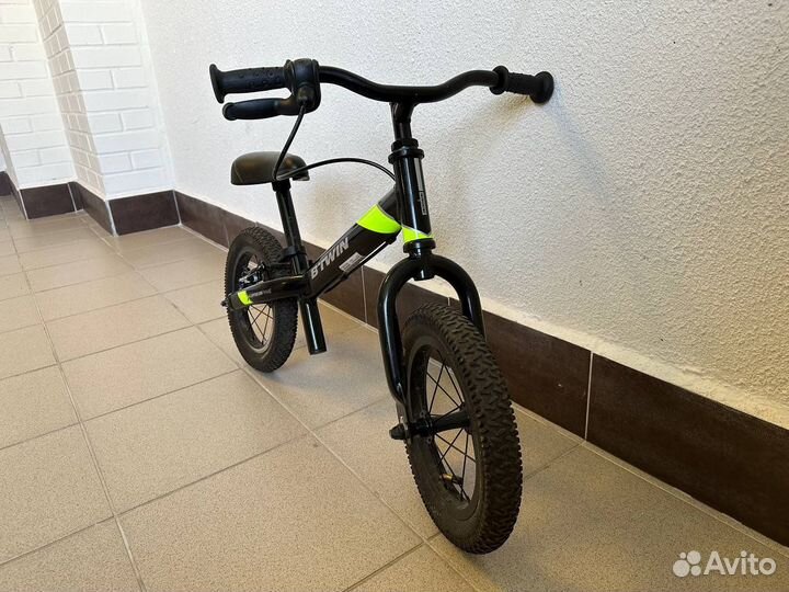 Беговел btwin 900